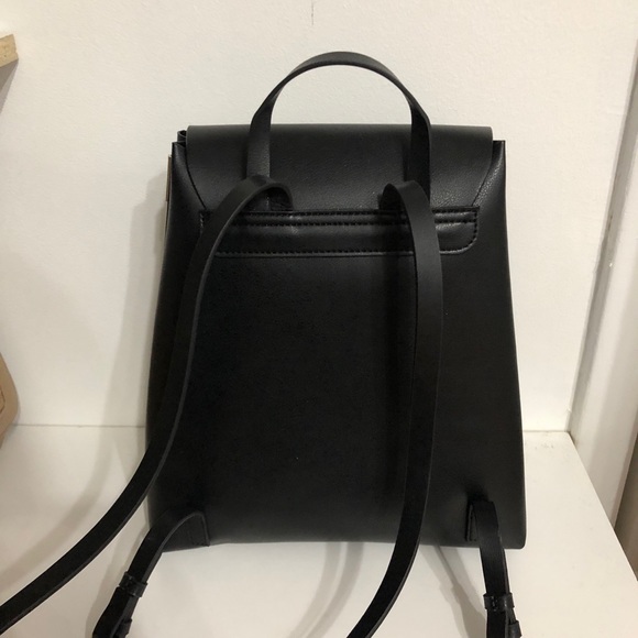 Backpack - Picture 4 of 8